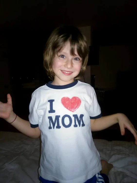 
    Laurenţiu Junior  