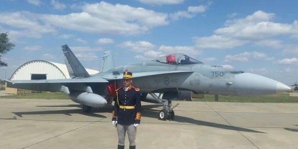 Avion Hornet Kogalniceanu 1