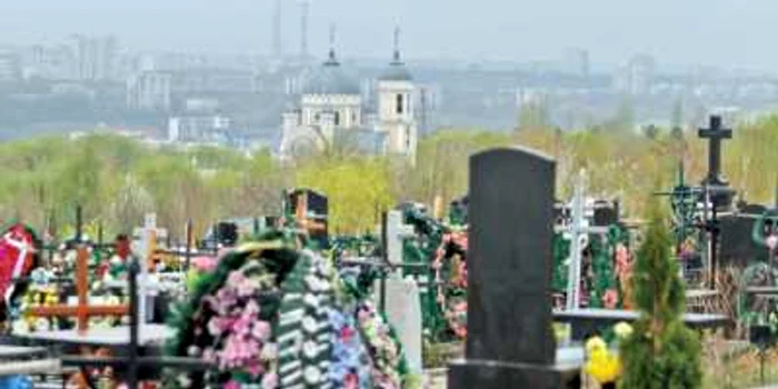 O pădure de cruci nu este o metaforă pentru cimitirul din Chişinău, care ocupă o suprafaţă cât un cartier