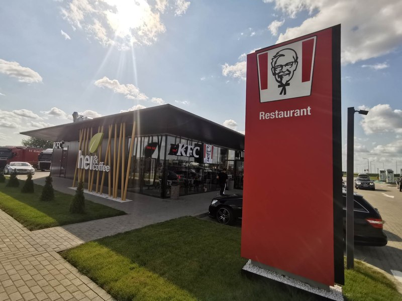 Restaurant KFC deschis pe Autostrada Vestului. Ce premieră marchează inaugurarea lui FOTO