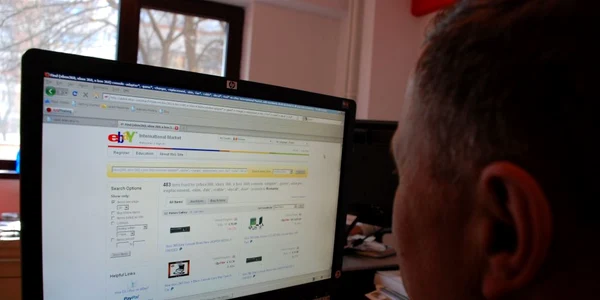 Tot mai mulţi brăileni vizitează website-ul eBay