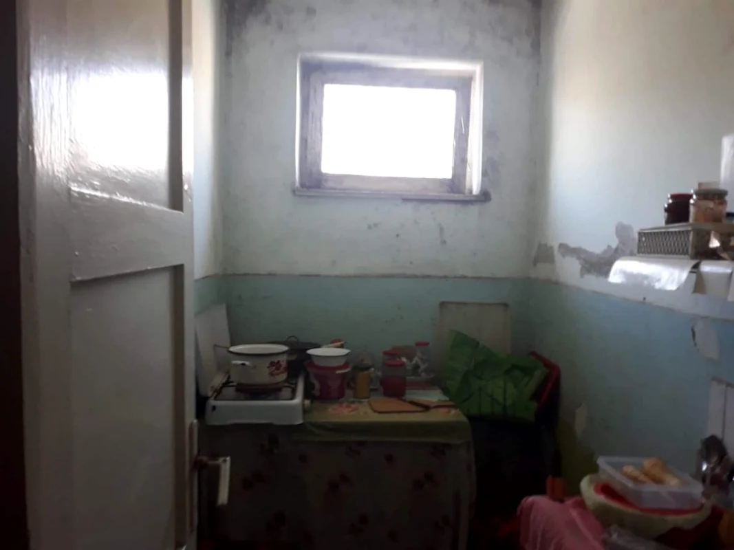 O asociație caritabilă vrea să îi renoveze casa / foto: sperantapentruromania.ro
