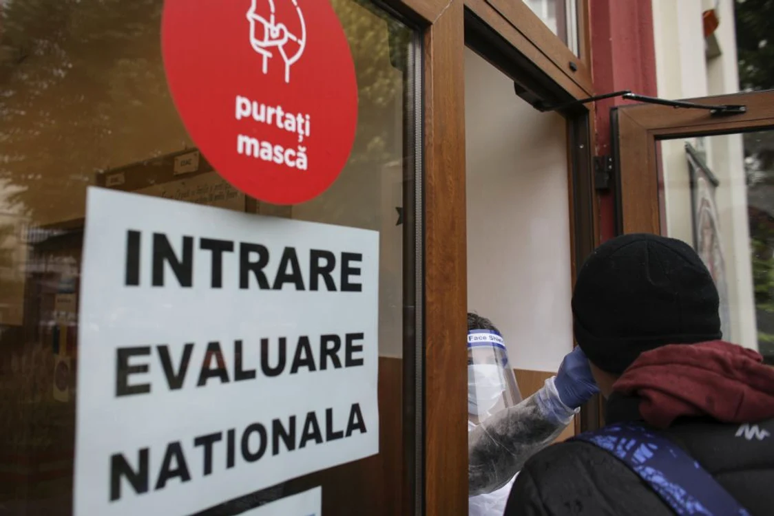 
    Sorin Cîmpeanu a declarat că există elevi care vor susține simularea după ce ies din carantină  