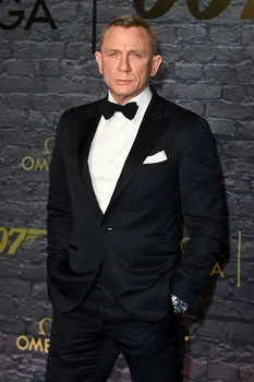 Daniel Craig