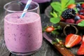 smoothie cu fructe de padure jpg