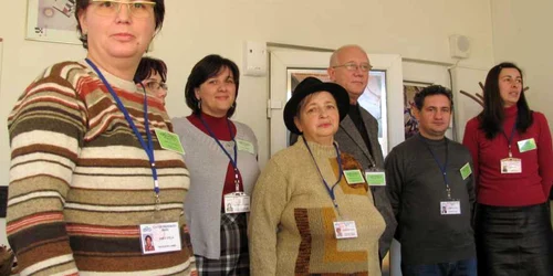 Profesorii poartă ecusoane în piept