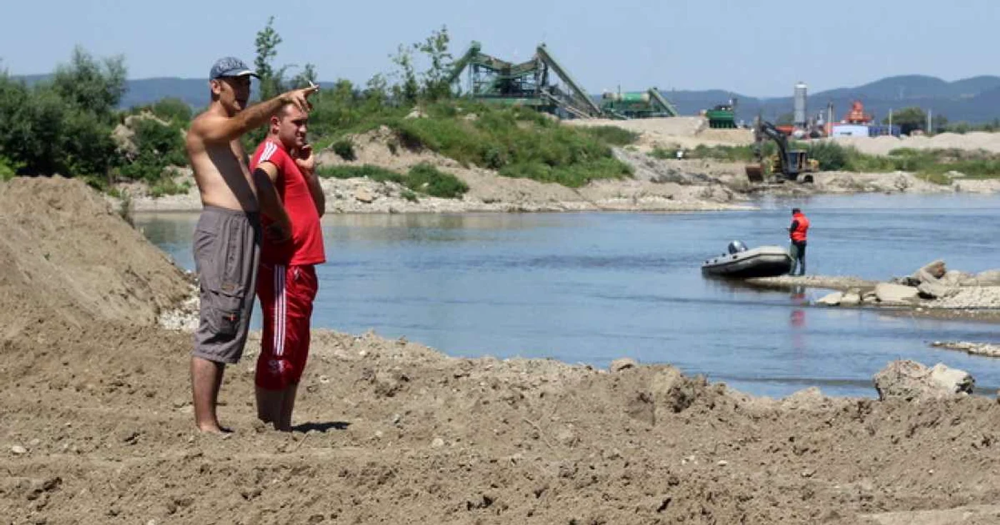 Foştii colegi ai hunedoreanului au încercat să dea de urma cadavrului său. FOTO: D.G.