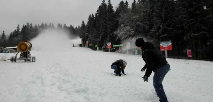 În Poiana Braşov şi Predeal pârtiile sunt pregătite pentru turişti