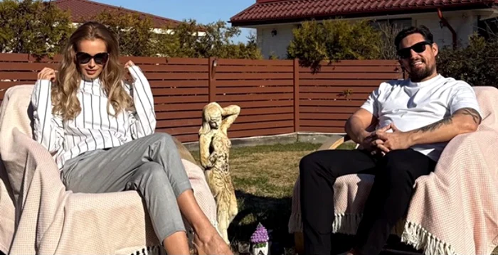 Ana Maria și Daniel Pavel, în curtea casei foto: Facebook 