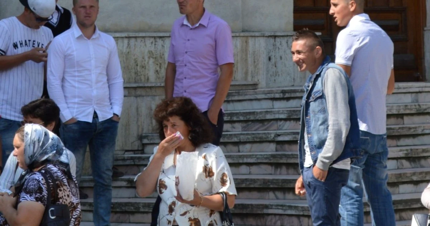 Violatorii din Vaslui, pe treptele Judecătoriei FOTO Adevărul