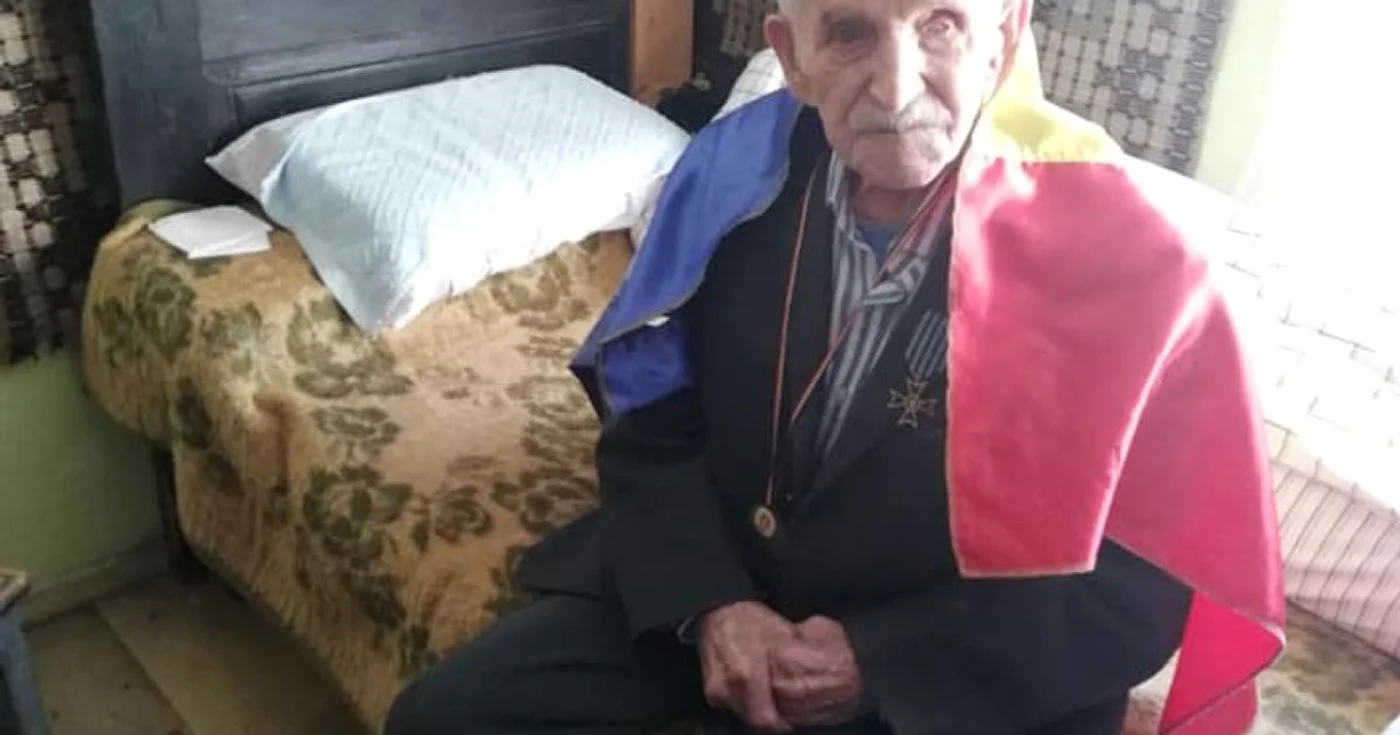 Aurel Antonie cel mai vârstnic veteran al României din Horezu - Vâlcea s-a stins din viaţă la 106 ani Foto Ana Maria Cîrstea
