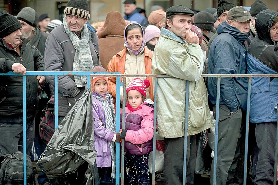 Copiii au rezistat două ore la coadă pentru o porţie de supă
