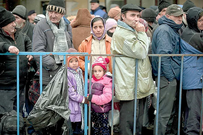 Copiii au rezistat două ore la  coadă pentru o  porţie de supă