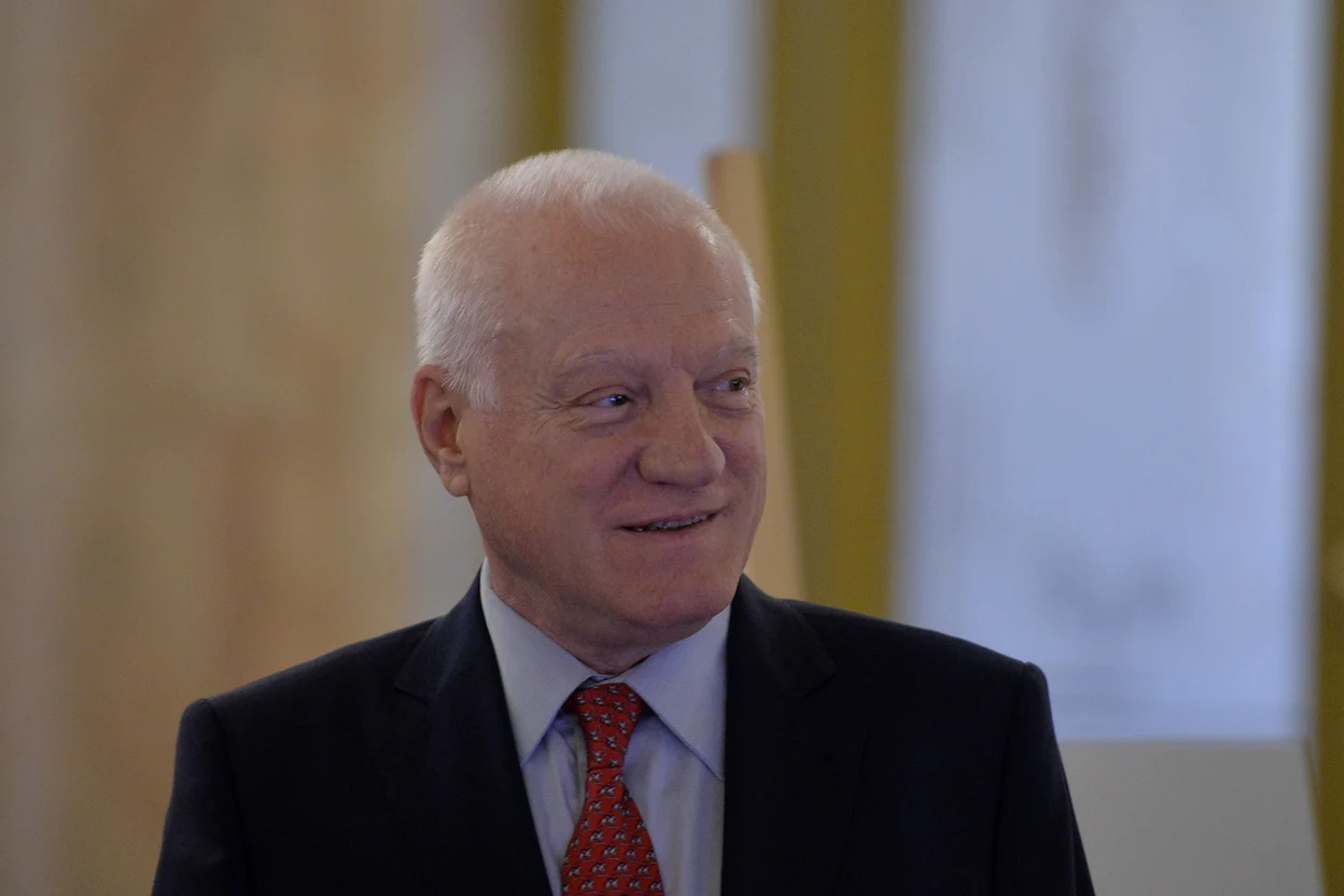 Valeriu Stoica: Aventurismul legislativ în domeniul bancar pune în pericol aplicarea Constituției