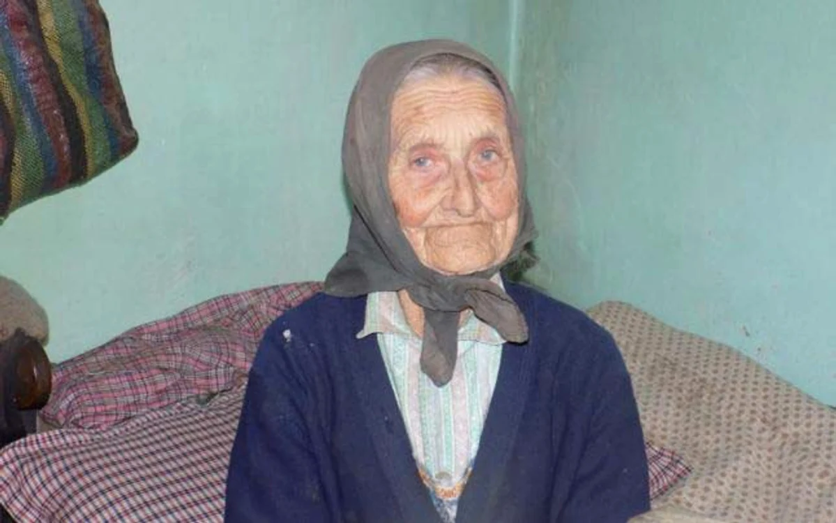 Ecaterina Costea şi fiul ei Gheorghe sunt printre ultimii localnici ai Gherdealului
