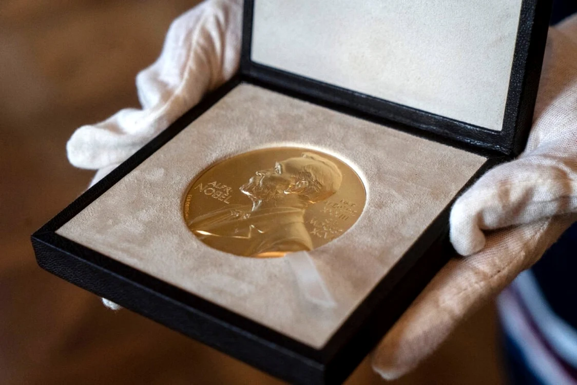 Opt cărţi scrise de ultimii câştigători ai Premiului Nobel