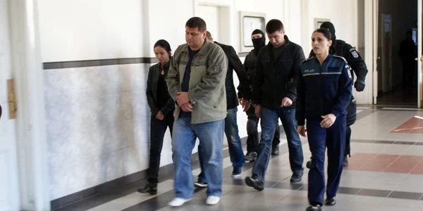 Cei patru au aşteptat mai bine de două ore pentru verdict