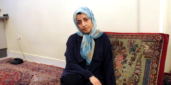 Narges Mohammadi activistă iraniană aflată în închisoare a câștigat Premiul Nobel pentru Pace 2023 FOTO AFP (2) jpg