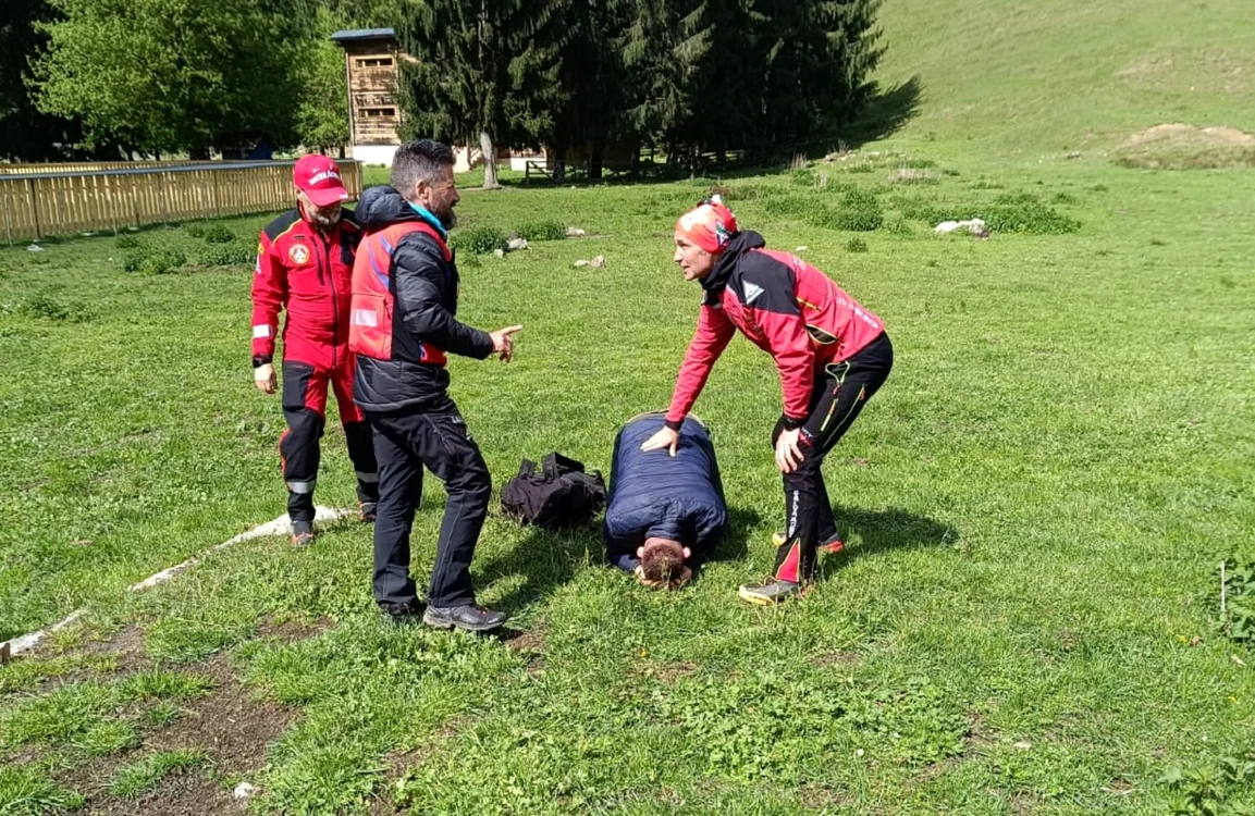 Cei doi ucraineni au fost salvați după patru zile petrecute în munți FOTO Salvamont Maramureș