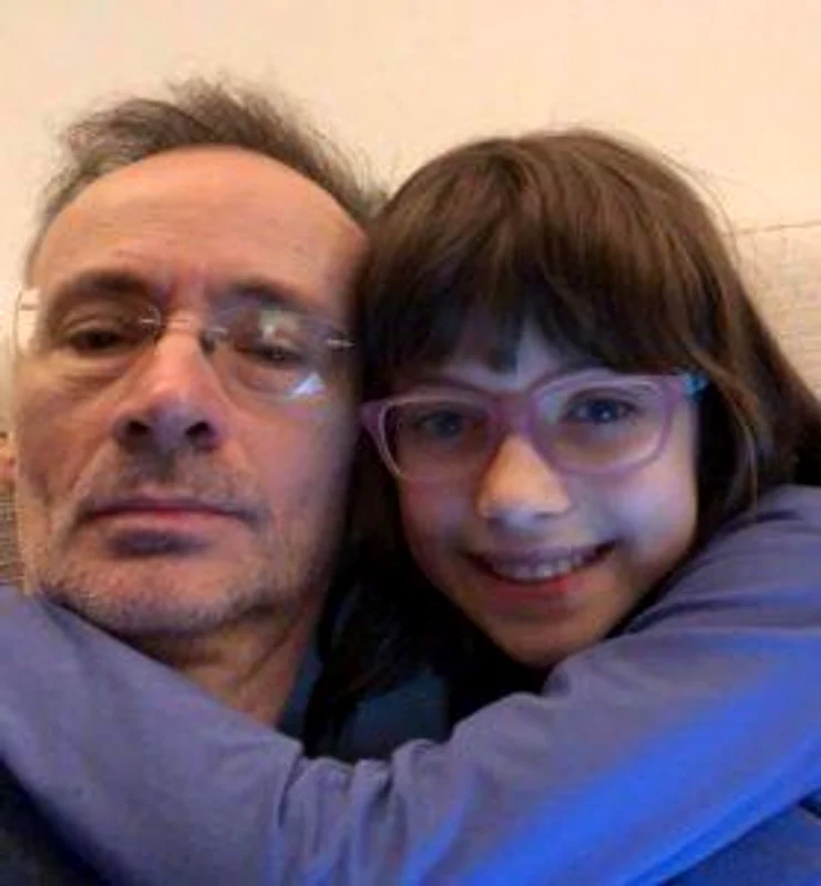 Mihai Albu și fiica lui, Mikaela