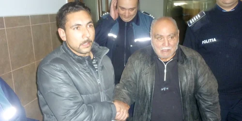 Gheorghe Lazar si fiul sau. FOTO