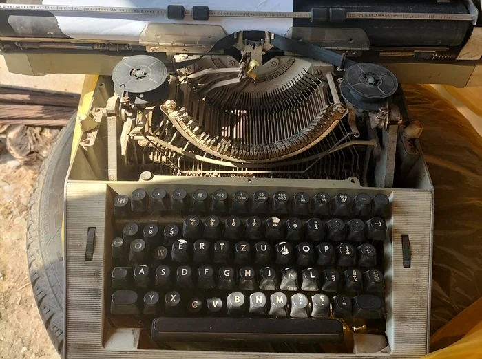 Masina de scris Politia Buzau FOTO SIDEPOL 