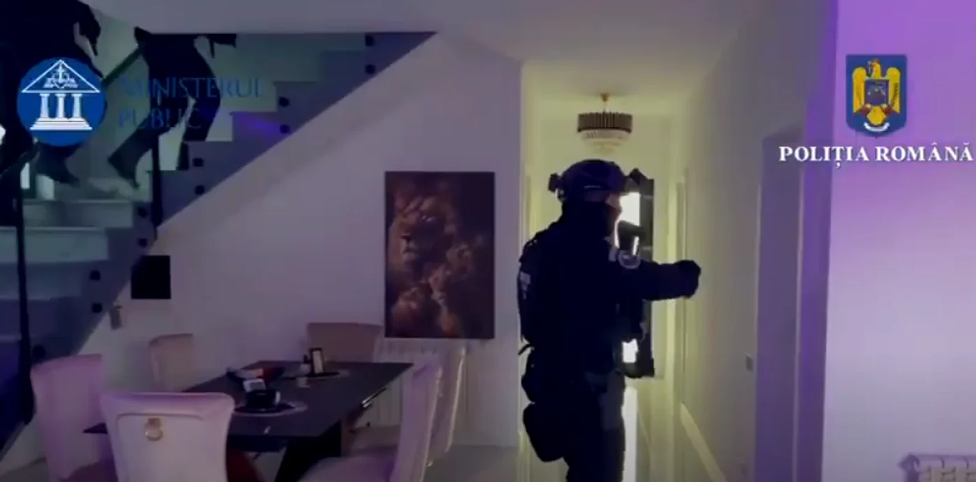 Autoritățile au pus în aplicare 13 mandate de percheziție FOTO Captură video