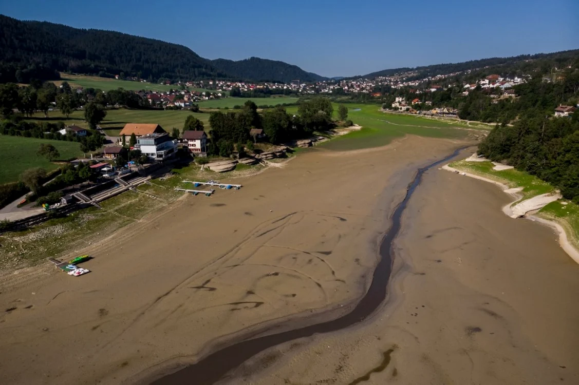 Seceta lac secat la granita dintre Franţa şi Eşveţia FOTO AFP