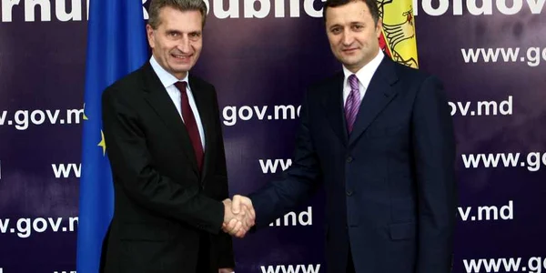 Premierul Vlad Filat şi comisarul european pentru Energie, Gunther Oettinger