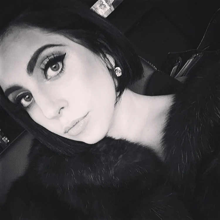 Lady Gaga şi-a prezentat noua tunsoare şi pe Instagram