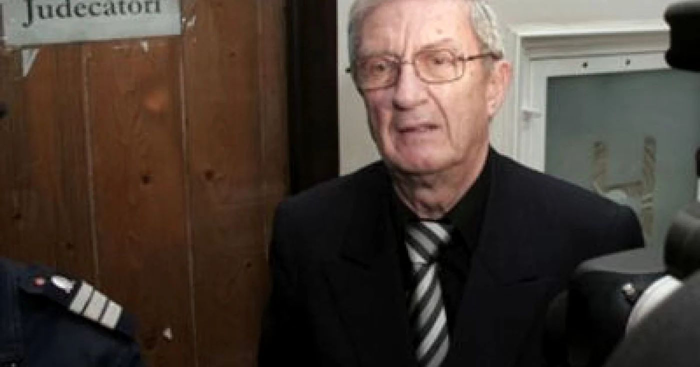 Victor Atanasie Stănculescu a fost internat până pe 5 august la Spitalul Militar