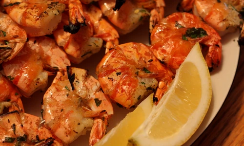 creveti pe gratar cu usturoi si ierburi aromatice jpeg