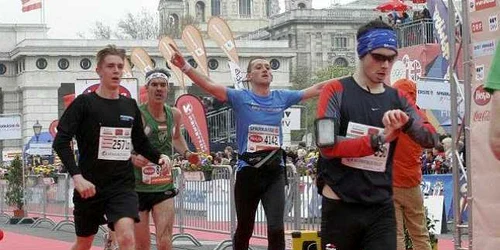 Remus Sime (tricou albastru)