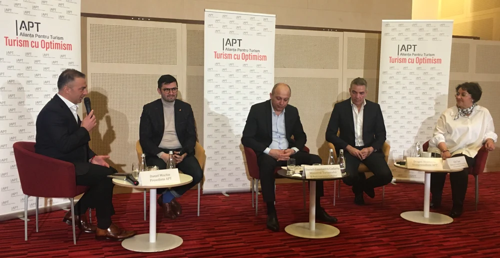 La conferința organizată de APT au participat mai mulți oficiali din Guvern