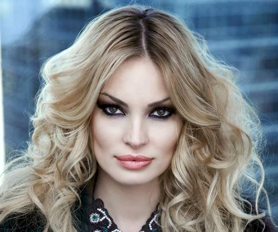 
    Valentina Pelinel (Foto:Facebook)  