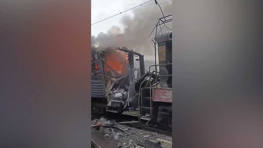 Rușii au lovit un tren de pasageri în regiunea Sumi: 30 de pasageri sunt răniți. Zelenski: „Un atac sălbatic”