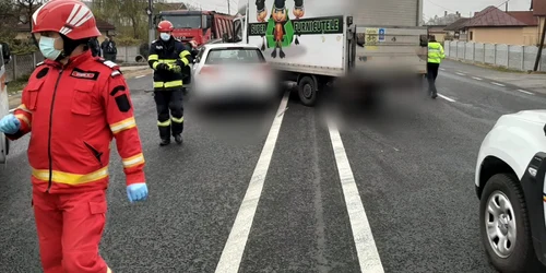 Accident pe DN 64 Râureni - Râmnicu Vâlcea cu Super Furnicuţele Foto Adevărul