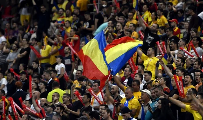 Fanii români vor avea un loc în care să se strângă și când nu sunt meciuri (FOTO: Sportpictures)