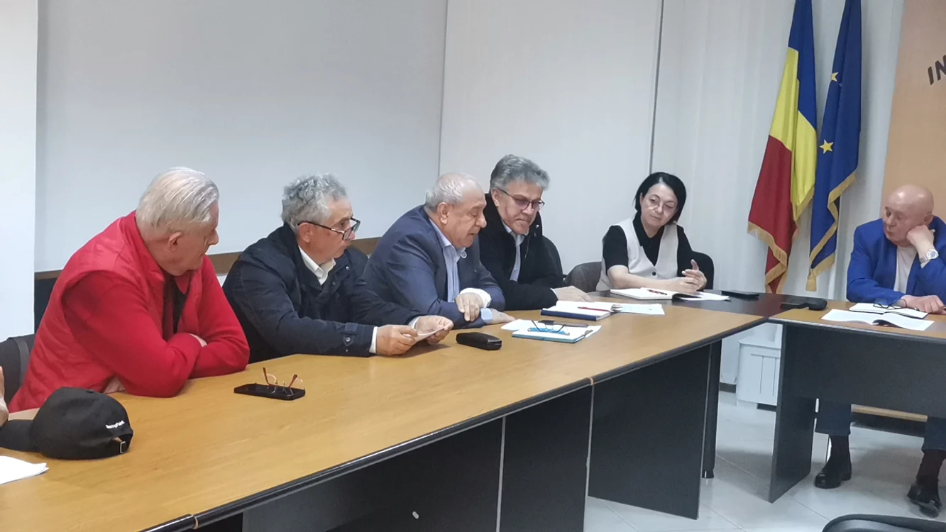 Vârstnicii și-au expus problemele în legătură cu accesul la serviciile medicale FOTO: A. Mitran