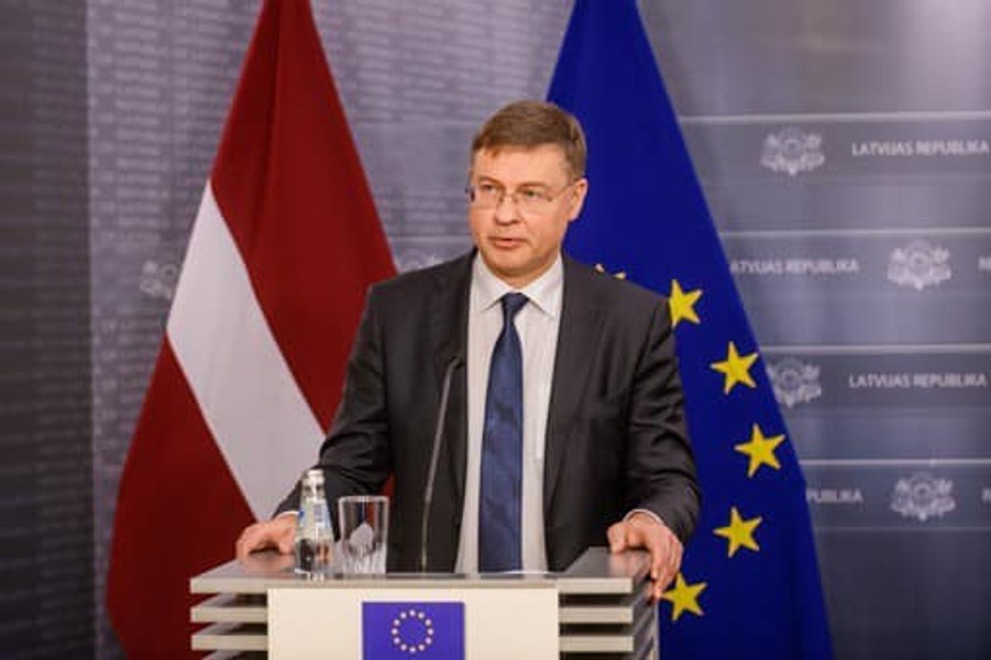 Oficiali est-europeni la Davos: Ucraina trebuie să adere la UE şi Rusia să piardă războiul
