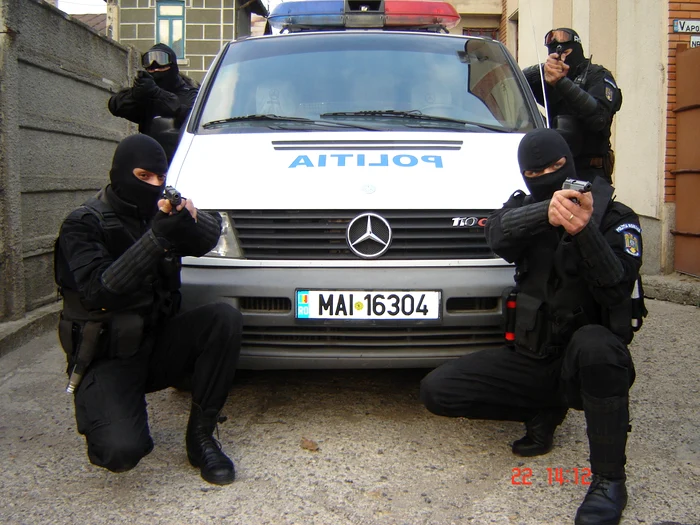 BRĂILA: Poliţiştii au avut mult de lucru. FOTO: NICOLETA BUTNARU
