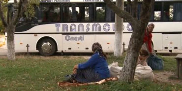 Bacău: Șase copii au ajuns la spital după ce au leșinat într-un autocar