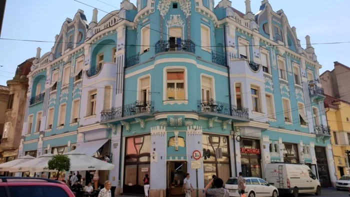 Cea mai instamagrabilă clădire din Oradea. Foto: Visit Oradea, ghidlocal.com/oradea