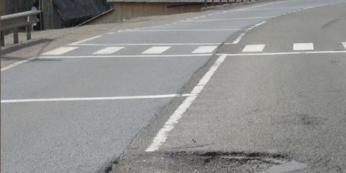 Panglica inaugurală pentru acest drum a fost tăiată la finele anului 2011