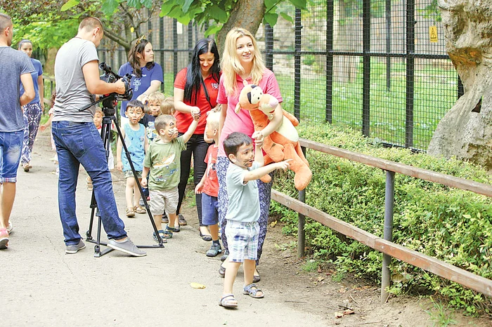Copii şi adulţi au venit ieri la Zoo Băneasa costumaţi sau pictaţi pe faţă, de Ziua TigruluiFoto: Roberto Sălceanu