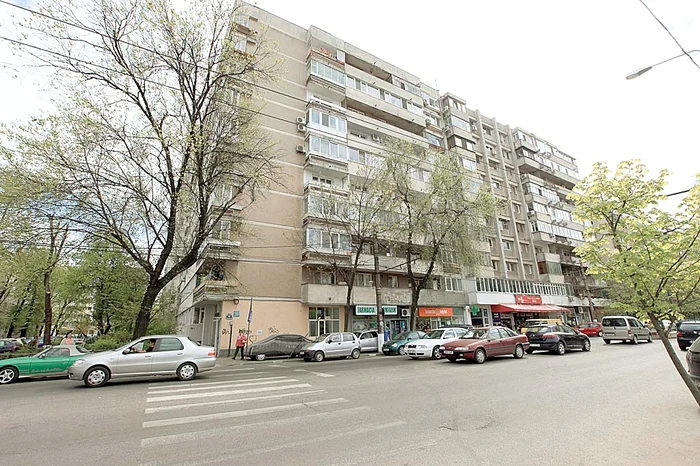 Octavian Strunilă s-a mutat cu chirie într-un bloc din zona Vatra Luminoasă, după ce banca i-a luat apartamentul