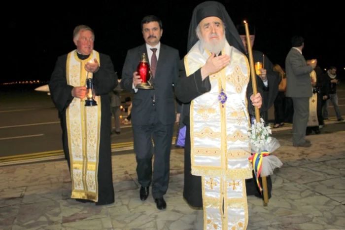 Nicolae Ioţcu aduce de câţiva ani Lumina Sfântă