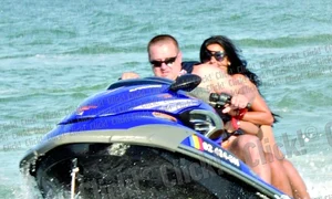 Sorin Blejnar s a  dovedit un adevărat  expert în skijet  La  Mamaia, o astfel de distracţie costă 3 milioane de lei (30 de minute) jpeg