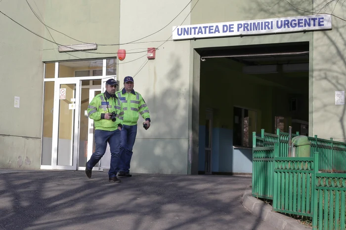 Percheziții în spital. FOTO: Inquam Photos / Octav Ganea