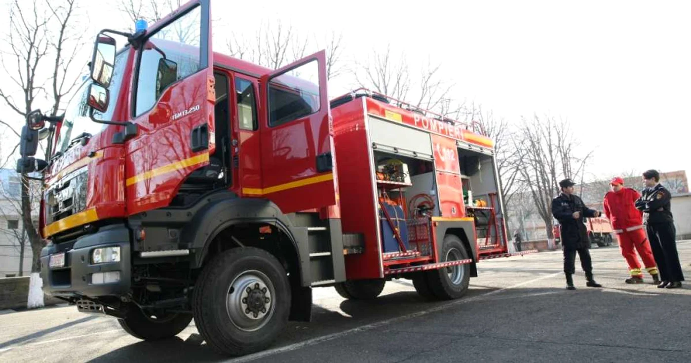 Cea mai modernă autoutilitară a pompierilor ieşeni (Foto Arhivă)